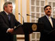 Le Premier ministre britannique Gordon Brown (gauche) et son homologue pakistanais Yousuf Raza Gilani, lors d'une conférence de presse commune à la résidence du Premier ministre à Islamabad, le 27 avril 2009.(Photo : Reuters)