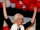 Johanna Sigurdardottir, la dirigeante du parti Social-Démocrate, fête la victoire de la gauche aux élections legislatives anticipées, le 25 avril 2009.(Photo : Reuters)
