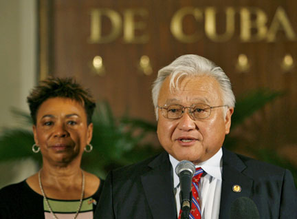 Les députés américains Barbara Lee (g) et Mike Honda font partie de la délégation américaine présente à Cuba depuis samedi 4 avril 2009.(Photo : Reuters)
