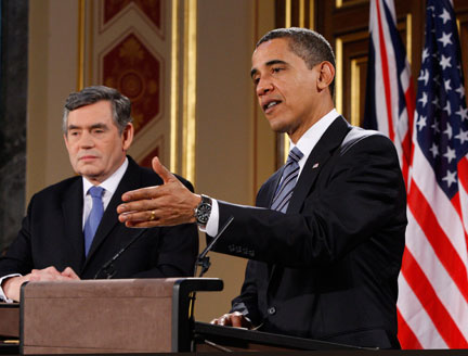 Le président américain, Barack Obama (d) et le Premier ministre britannique, Gordon Brown, lors d'une conférence de presse à Londres, ce mercredi 1er avril 2009.(Photo : Reuters)