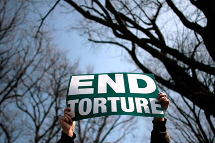 De nombreuses associations pour les droits de l'homme se sont élevées contre les méthodes musclées de la CIA, assimilables à de la torture.(Photo : AFP)