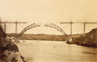 Le pont Maria-Pia sur le Douro à Porto (Portugal), montage de l’arc.(Crédits: RMN (Musée d’Orsay / H. Lewandowski)