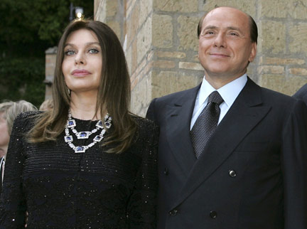 Silvio Berlusconi et sa femme Veronica Lario le 4 juin 2004.(Photo : Alessandro Bianchi/Reuters)