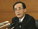 Le gouverneur de la Banque du Japon,  Masaaki Shirakawa, a annoncé le 30 avril 2009, les mauvais chiffres de l'économie.(Photo : Michael Caronna/Reuters)