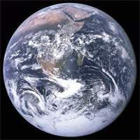 Première photo de la Terre, prise depuis la lune lors de la mission Apollo 17 en 1972.© Nasa