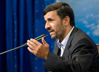 Le président Ahmadinejad, en conférence de presse à Téhéran, le 25 mai 2009.(Photo : Reuters)