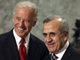Le vice-président américain, Joe Biden&nbsp;(g) accueilli par le président libanais, Michel Sleimane, au palais présidentiel de Baabda, à Beyrouth, le 22&nbsp;mai 2009.(Photo : Reuters)