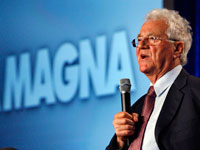 L'équipementier canadien Magna, dirigé par Frank Stronach (photo), part favori pour reprendre le constructeur automobile allemand Opel.(Photo : Reuters)