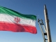 Le drapeau iranien flottant à coté du missile Sajil-1, lors du précédent tir en novembre 2008.( Photo : AFP )