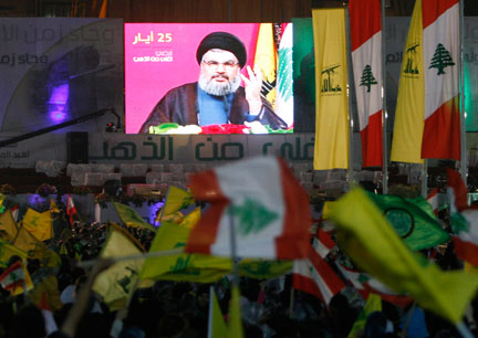 Des milliers de partisans de Hassan Nasrallah étaient rassemblés dans la banlieue de Beyrouth, lundi 25 mai, pour fêter le 9ème anniversaire du retrait israélien du sud du Liban.(Photo : Reuters)