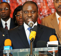 Le Premier ministre ivoirien Guillaume Soro annonçant que l’élection présidentielle aura lieu le 29 novembre prochain, à Abidjan, le 14 mai 2009.(Photo : AFP)