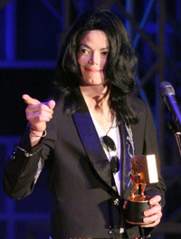 Michael Jackson reçoit le Legend Award à Tokyo, le 27 mai 2006.(Photo : Toru Hanai/Reuters)