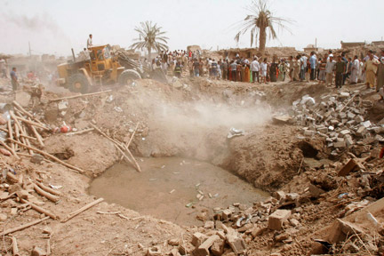 Le site de l'explosion du camion piégé, près de Kirkouk, le 20 juin 2009.(Photo : Reuters)