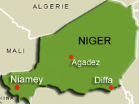 Samedi 13 juin, des partisans du président Tandja, originaires de la région de Diffa, à l'extrême sud-est du pays, ont organisé à Niamey un meeting pour réclamer une consultation du peuple.(Carte : RFI)