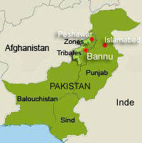 Les forces de sécurité pakistanaises ont indiqué avoir lancé une nouvelle offensive anti-taliban dans la ville de Bannu, située en bordure des zones tribales, à 150 km au sud de Peshawar.(Carte : RFI)