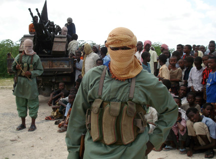 Des insurgés islamistes, au sud de Mogadiscio, le 22 juin 2009.(Photo : Reuters)
