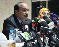 Le président élu Mohamed Ould Abdel Aziz, lors de sa conférence de presse, à son siège de campagne de Nouakchott, dimanche 19 juillet.(Photo : Manon Rivière/RFI)