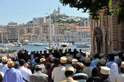 Cérémonie inter-religieuse en hommage aux victimes de l'accident de l'A-310, à Marseille, le 3 juillet 2009.(Photo : Reuters)