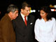 Le président costaricien Oscar Arias (G), Carlos Lopez (C), représentant du président par intérim Micheletti, et Rixi Moncada (D), représentante du président déchu Zelaya, après l'échec des négociations de San Jose, le 18 juillet.