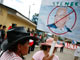 Les partisans du président déchu Manuel Zelaya attendent son arrivée à la frontière nicaraguayenne.(Photo : Reuters)