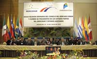 Les dirigeants des pays du Mercosur ont approuvé au sommet d’Asuncion (Paraguay) l'abandon du dollar au profit des devises locales.(Photo : AFP/ Juan Mabromata)