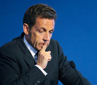 Le président Sarkozy reconnaît «&nbsp;<em>avoir commis des erreurs&nbsp;</em>» tout en défendant le bilan de ses deux premières années à l'Elysée.( Photo : Reuters )