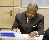 L'ex-président du Liberia Charles Taylor lors de son procès à La Haye, le 13 juillet 2009.(Photo : Reuters)
