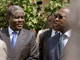 Robert Mambé Beugré, le président de la Commission électorale indépendante (CEI) (à gauche) en compagnie du président ivoirien Laurent Gbagbo (à droite), le 25 novembre 2008.(Photo : Issouf Sanogo/AFP)