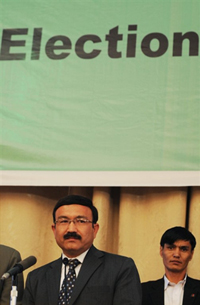 Le responsable de la Commission électorale indépendante afghane Daud Ali Najafi, le 25 août 2009.(Photo : AFP)