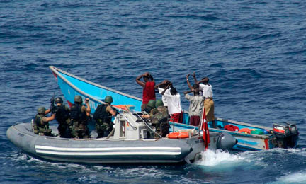 Les contrôles, organisés par les forces de l'Otan, s'intensifient au large de la Somalie.(Photo : Reuters)