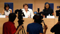 La ministre de la Santé Roselyne Bachelot lors d'une conférence de presse le 24 août 2009.(Photo: Reuters)