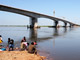 Le pont Guebuza, reliant les deux berges du Zambèze.(Photo : kamera.mocubassa.net)