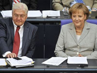 Frank-Walter Steinmeier et Angela Merkel à Berlin en juillet 2009.(Photo :  AFP/Macdougall)