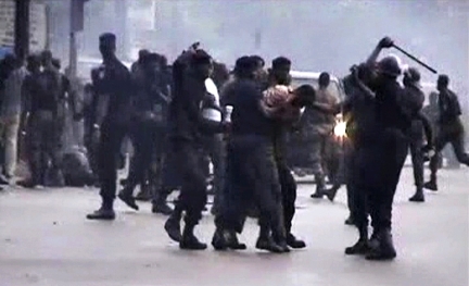 Extrait d'un document vidéo sur la répression de la manifestation du 28 septembre au stade de Conakry.(Photo : Reuters)