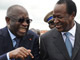 Le président ivoirien, Laurent Gbagbo (g) et le président burkinabé, Blaise Compaoré (d), à l'aéroport de Yamoussoukro, le 15 septembre 2009.(Photo : AFP)