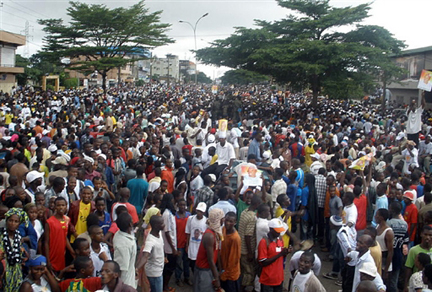 Des milliers de manifestants de l'opposition ont défilé dans les rues de Conakry.(Photo : AFP)