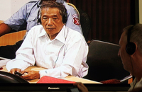 Kaing Guek Eav, plus connu sous le nom de « Douch », lors de son procès le 1er septembre 2009 à Phnom Penh.(Photo : Chor Sokunthea / Reuters)