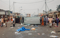 Une barricade érigée dans les rues de Port-Gentil, le 5 septembre 2009.(Photo : AFP)