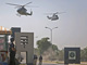 Des hélicoptères militaires survolent l’entrée du quartier général de l’armée pakistanaise, à Rawalpindi, non loin d’Islamabad, le 10 octobre 2009. (Photo : Reuters)
