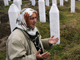 Une femme musulmane bosniaque prie au Centre commémoratif de Potocari près de Srebrenica, le 26&nbsp;octobre 2009.(Photo : Reuters)