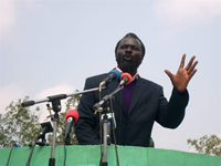 L’ancien chef rebelle Frédéric Bintsamou, alias «&nbsp;Pasteur Ntumi&nbsp;», à Kinkala, Brazzaville au Congo, le 9&nbsp;juin 2008.(Photo : AFP)
