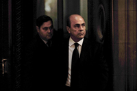 Pierre Falcone (d), l’homme d’affaires français à son arrivée au tribunal de Paris le 27&nbsp;octobre 2009.(Photo : AFP)