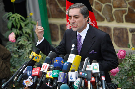 L'ancien candidat à la présidentielle afghane, Abdullah Abdullah, lors d'une conférence de presse à Kaboul, le 4 novembre 2009.(Photo : REUTERS/Oleg Popov)