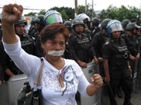 Manifestation contre le coup d’Etat, devant l’université de Tegucigalpa, septembre 2009(Photo : RFI/Sylvain Biville)