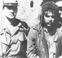 <p><font size="1">Ostatnie zdjęcie "Che", La Higuera, Boliwia, 9 października 1967. Po lewej -&nbsp;Felix Rodríguez, agent CIA, kierujący operacją schwytania Guevary w Boliwii. </font></p>