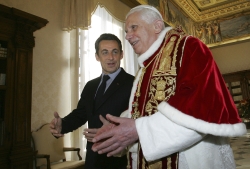 Benedykt XVI i Nicolas Sarkozy w Watykanie, 20 XII 2007REUTERS/Alberto Pizzoli/Pool
