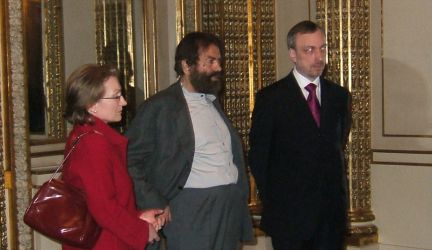Marek Halter,Bogdan Zdrojewski i tłumaczka w Ambasadzie Polskiej w Paryżu(Foto: Anna Rzeczycka/RFI)