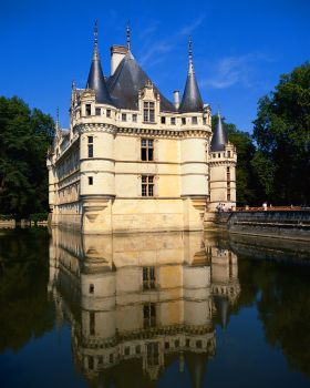 Zamek w Azey-le-Rideau