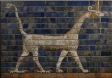 Smok Marduka z Bramy Isztar, ceramika z epoki Nabuchodonozora© Olaf M. Teßmer / SMB-Vorderasiatisches Museum Berlin
