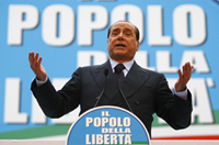 Silvio Berlusconi w czasie mityngu 10 kwietnia.(Photo: Reuters)